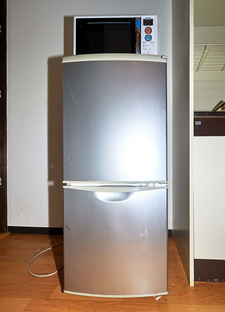 ラポールの設備|2ドア冷蔵庫、電子レンジ