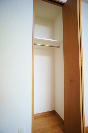 ラフォーレ諏訪野セントレ【キャッシュバック対象物件】の収納|便利な収納スペースです