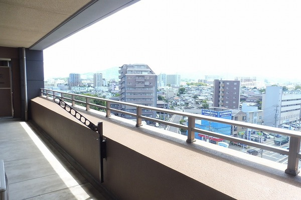 ラフォーレ諏訪野セントレ【キャッシュバック対象物件】のバルコニー|陽当たり良好なバルコニーです
