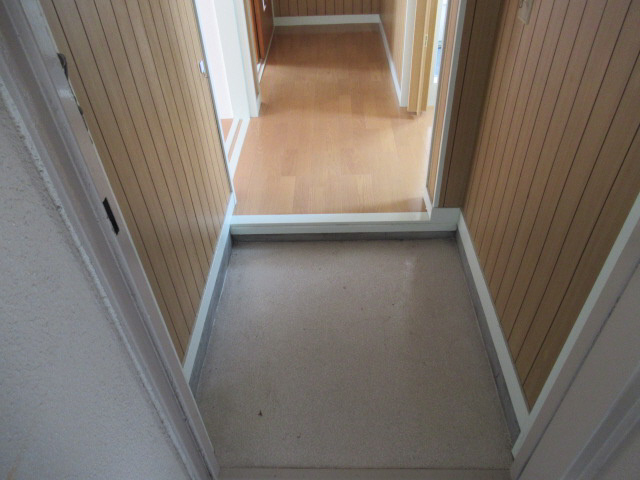 福田ハイツの玄関