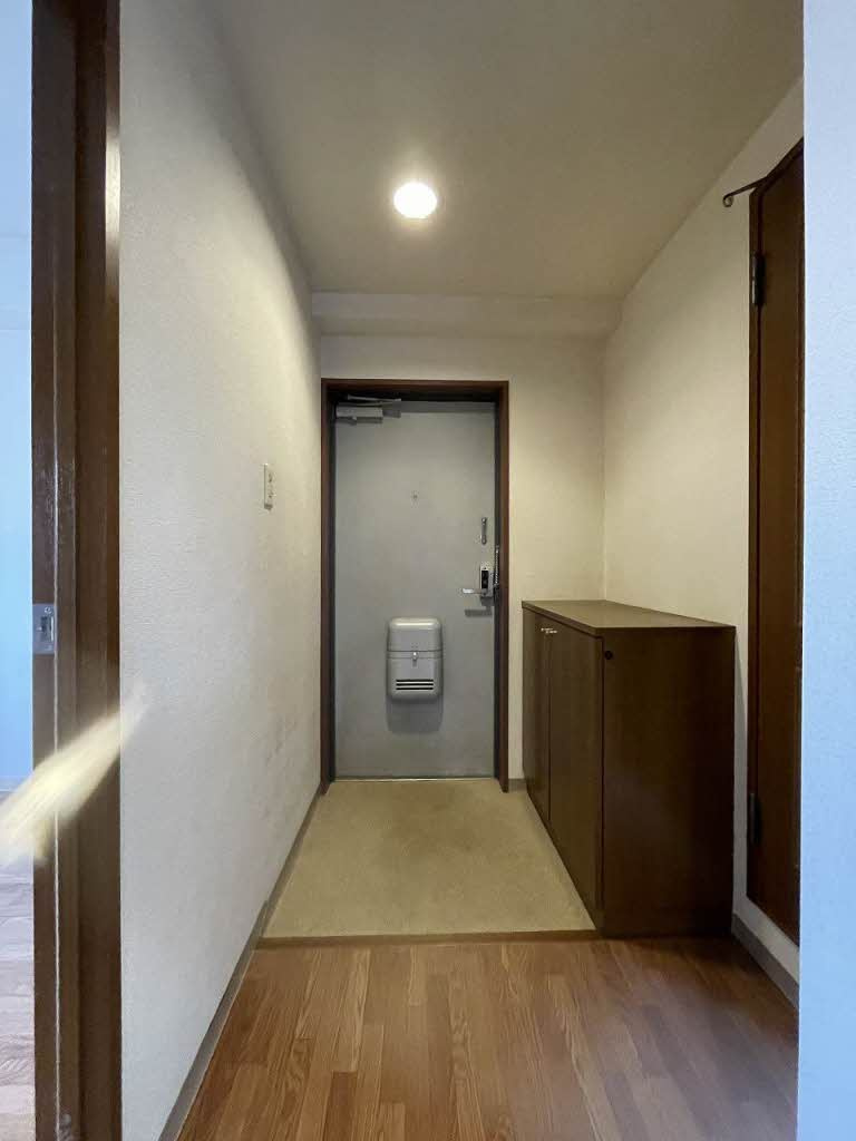 エスポワール21の玄関|収納もある玄関です