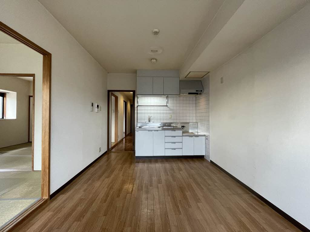 エスポワール21の居間・リビング|ゆったりとした居間です