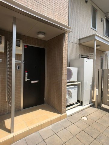 セジュール恋の窪のエントランス