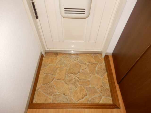 プリシェール中津の玄関