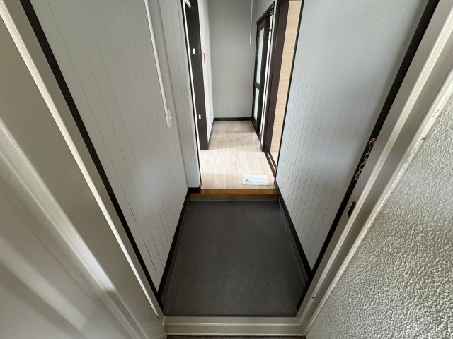 福田ハイツの玄関