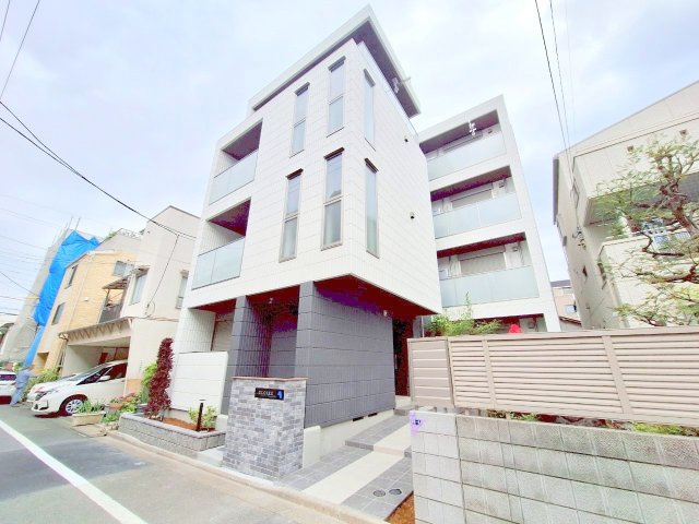 グロワール北新宿の外観