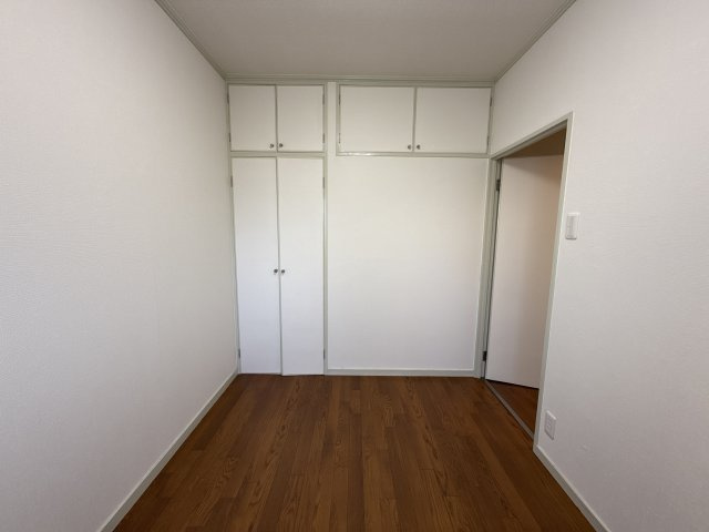 メゾン今在家の洋室