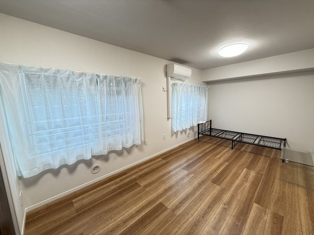 長池公園せせらぎ通り北３号棟の子供部屋|～9.5帖の洋室です～