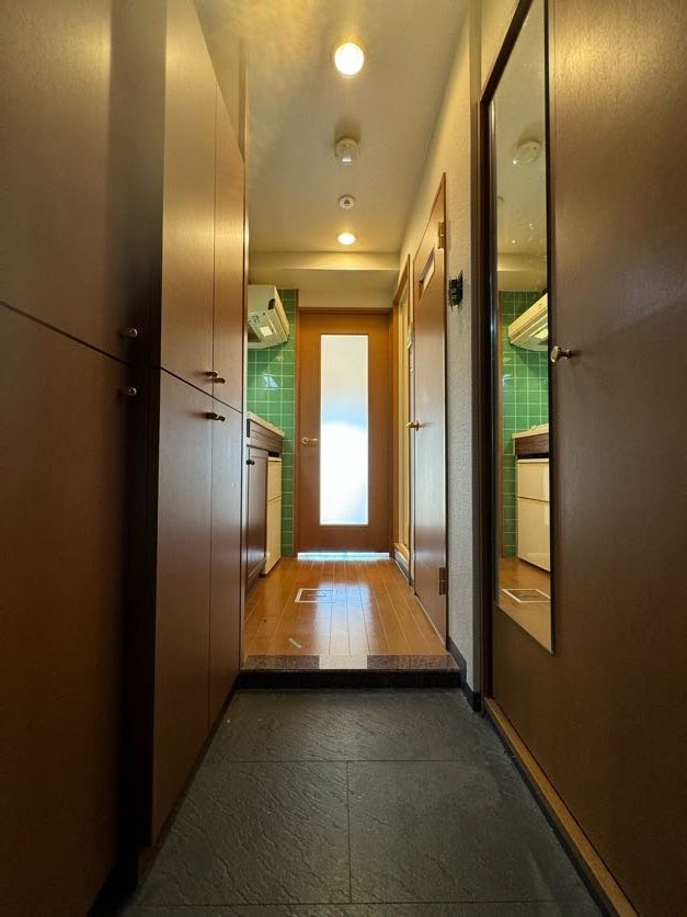 プレサンス神戸駅前の玄関