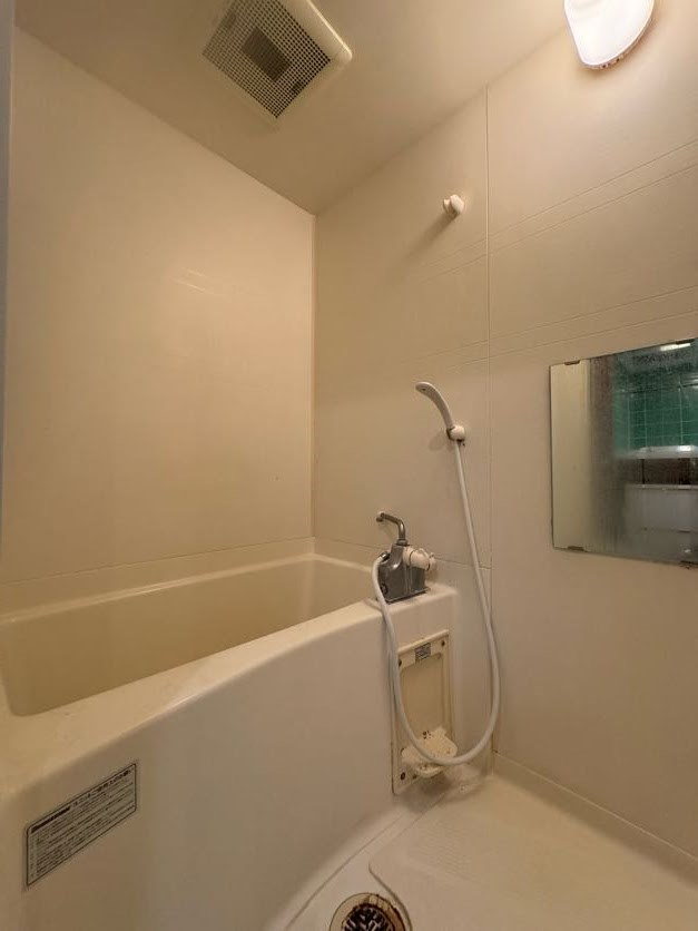 プレサンス神戸駅前の浴室