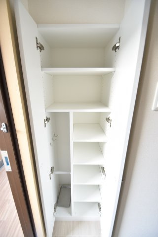 大阪市城東区関目１丁目の賃貸マンションの玄関