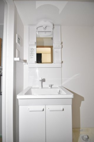 大阪市城東区関目１丁目の賃貸マンションの洗面所