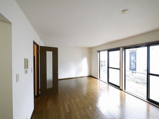 エステートピア阪本の居間・リビング