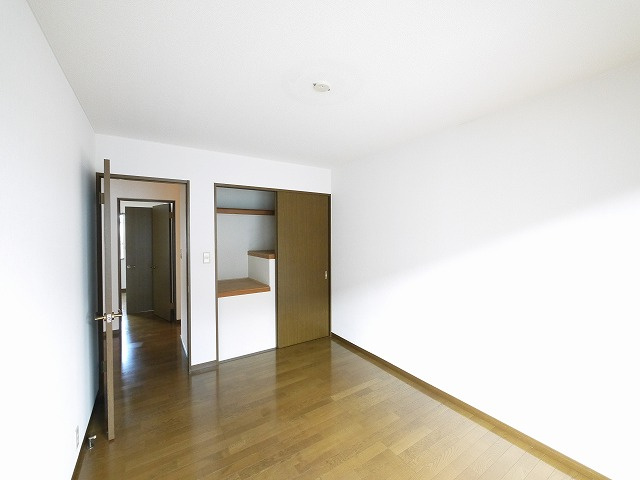 エステートピア阪本の寝室