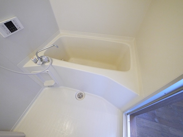 エステートピア阪本の浴室