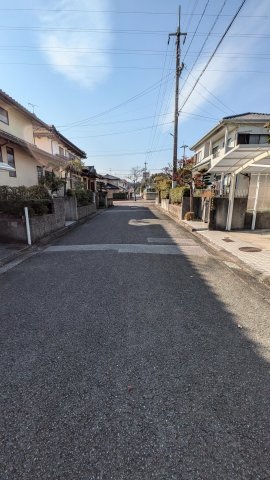 高知市横浜新町4丁目の前面道路含む現地写真