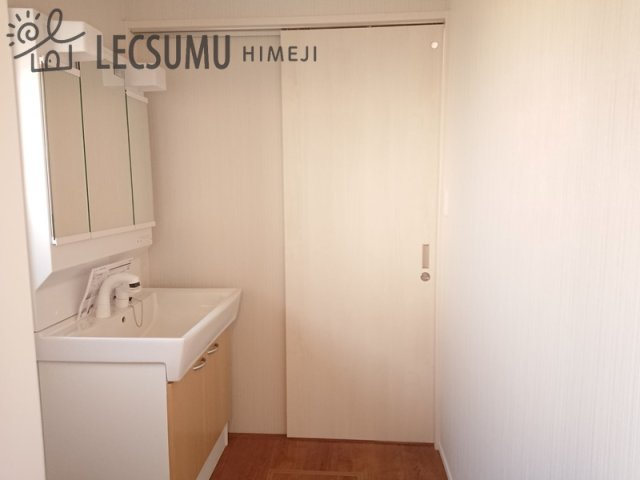 姫路市第１網干区坂上/新築戸建【未】の独立洗面台|同社施工例