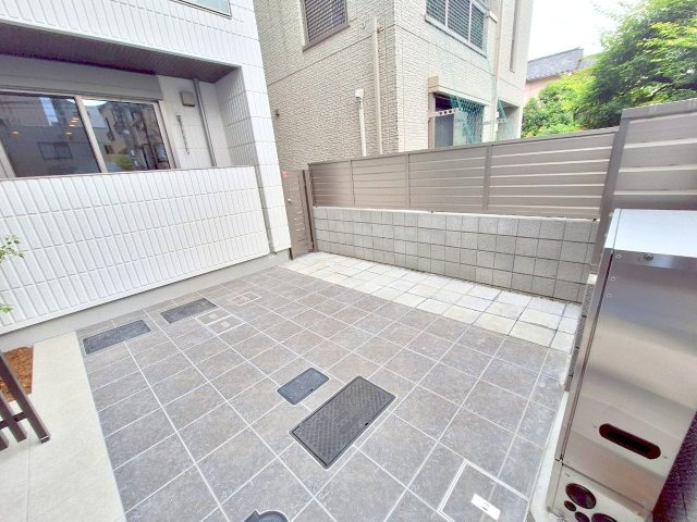 グロワール北新宿のエントランス|★自転車駐輪1世帯1台可★