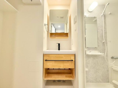 【独立洗面台】 | アプリーレ松屋町 | 独立洗面台、小物を置くことができて便利です