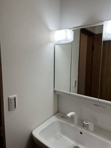 垂水区星陵台3丁目中古戸建の独立洗面台