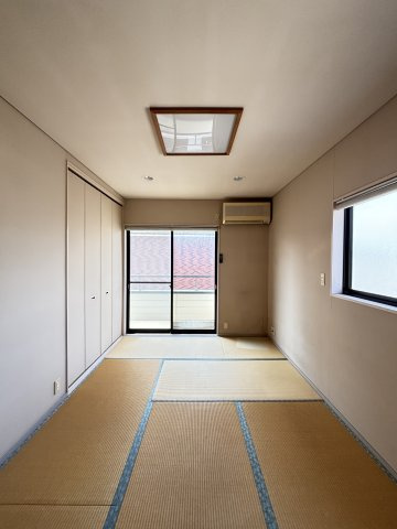 生活便利な立地×明るい室内の西福原戸建の和室