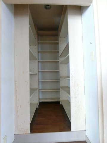 西福原9丁目戸建の収納