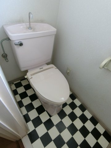 西福原9丁目戸建のトイレ