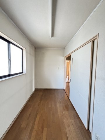 生活便利な立地×明るい室内の西福原戸建の収納
