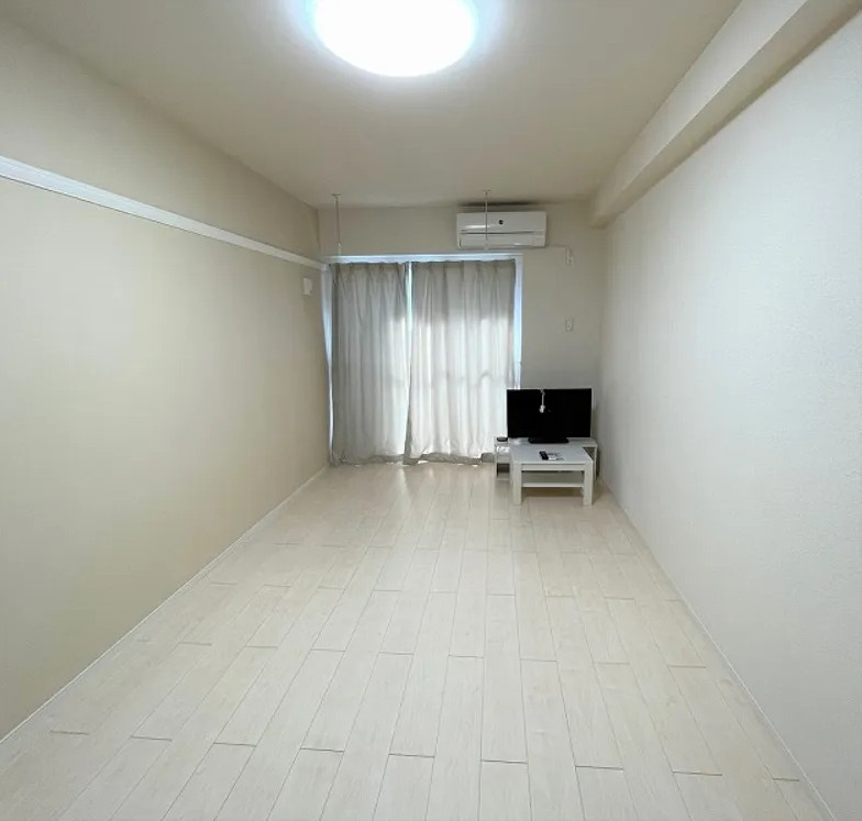 クレイノルナルミエール三郷の寝室