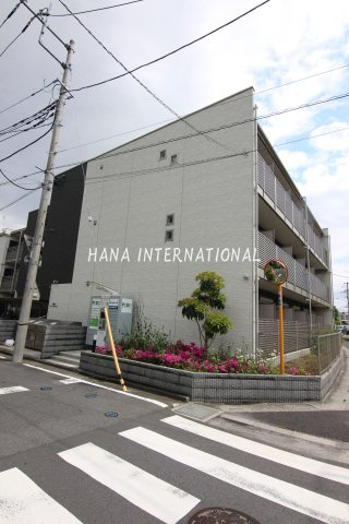 クレイノルナルミエール三郷の外観