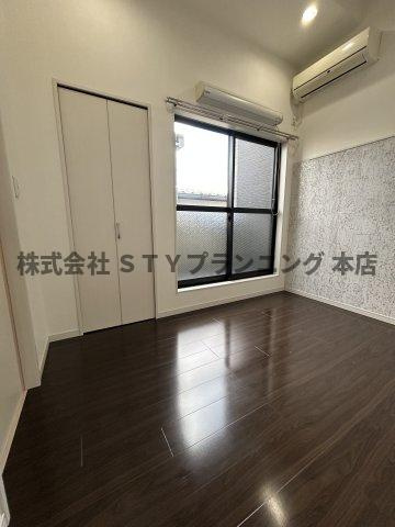 仲介手数料０円！アンリュエの居間・リビング