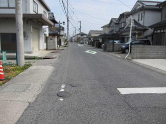 【前面道路含む現地写真】 | 近江八幡市十王町　中古戸建
