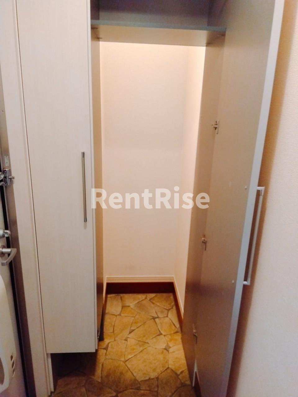 レセンテＡの玄関