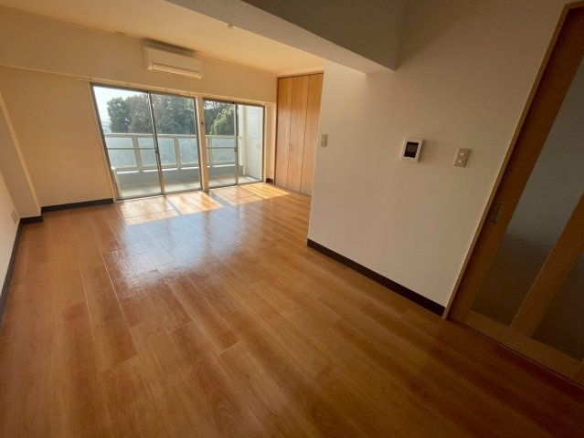 ビバリーヒルの居間・リビング