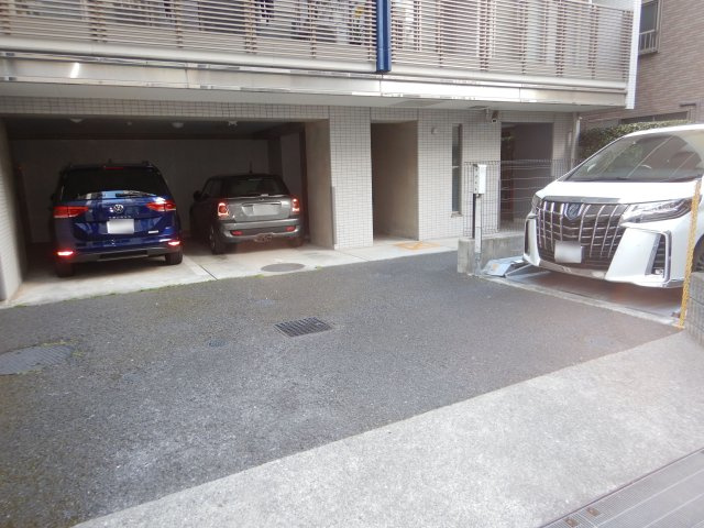 レヴィールガーデン亀戸の駐車場