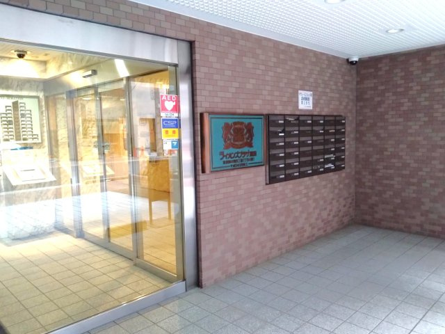 ライオンズプラザ蔵前のエントランス