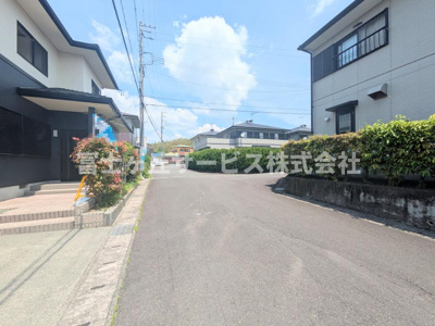 【前面道路含む現地写真】 | 菊川市三沢 中古戸建て | 前面道路です