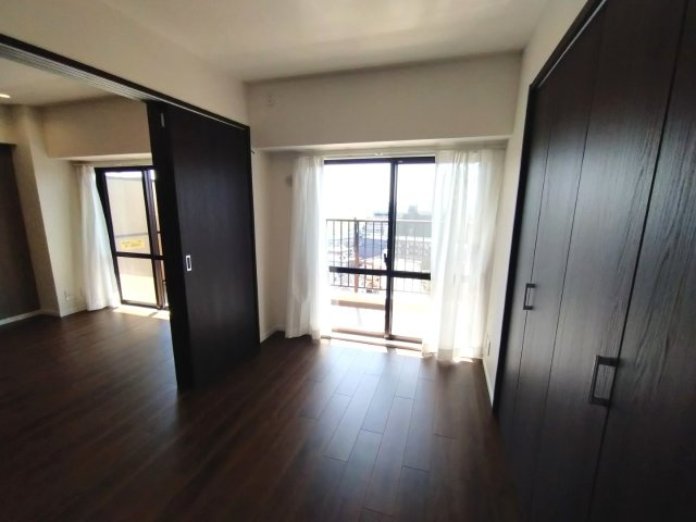 ファミール川越の居間・リビング|こちらのリビングで趣味の時間をお楽しみください