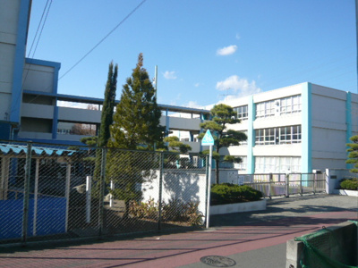 茅ヶ崎市立香川小学校まで1200ｍ