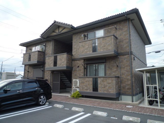 倉敷市西中新田のアパートの外観