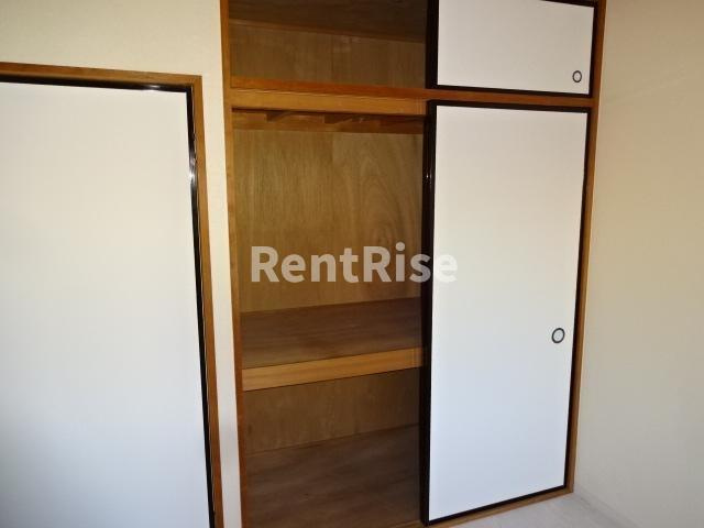 ミナミブルータウン光与の洋室|収納（南東洋室）