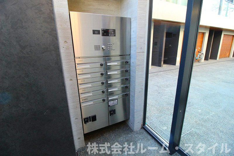 デュフレベース赤堤のその他共用部分|不在が多くて、荷物の受け取りがあまり出来ない人に便利な宅配ボックス。