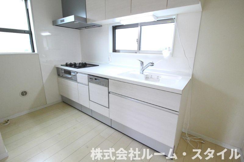 本牧原戸建のキッチン|※居住前のお写真となります。