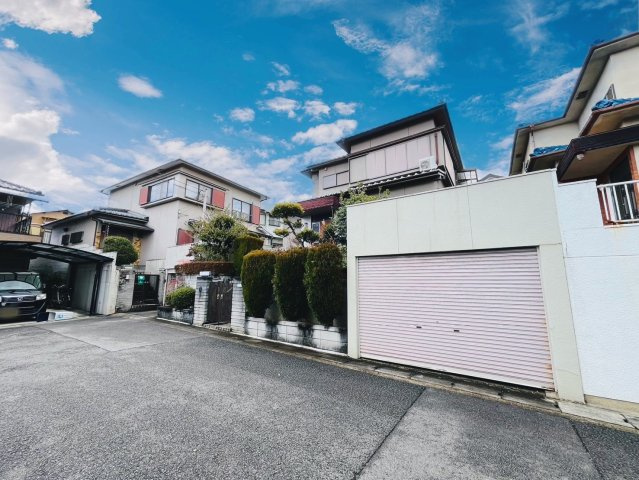 深草大亀谷大山町　建築条件無土地の前面道路含む現地写真