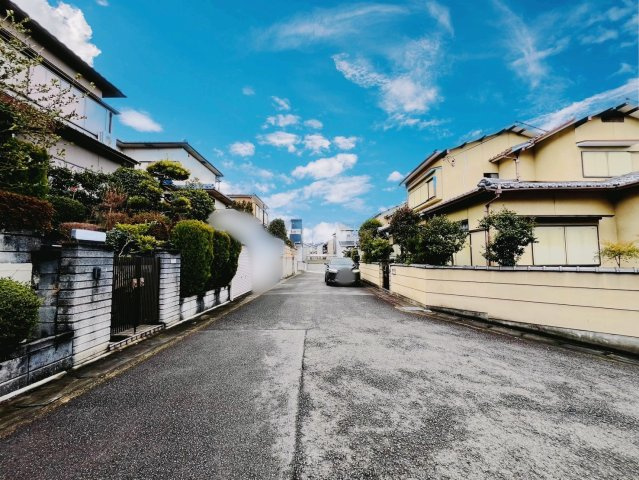 深草大亀谷大山町　建築条件無土地の前面道路含む現地写真