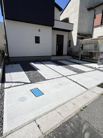 高浜市稗田町　全２棟１号棟の駐車場