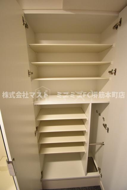プレサンス谷町九丁目ディセオの収納