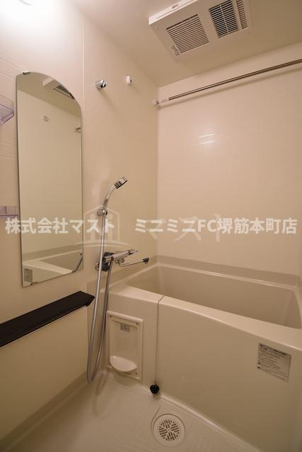 プレサンス谷町九丁目ディセオの浴室