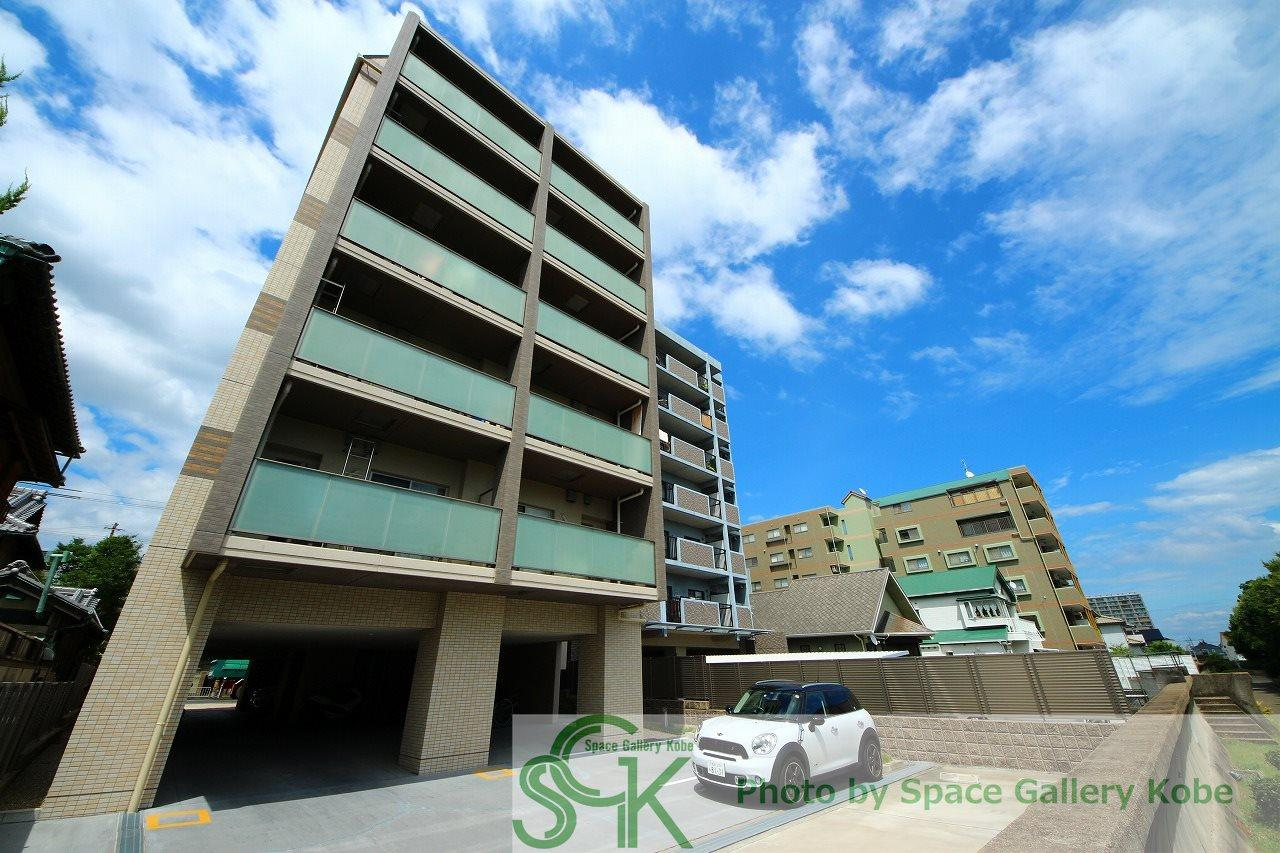 アビエール海岸通りの外観