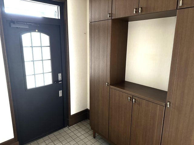 【玄関】 | 【中古住宅】横手市二葉町　戸建て